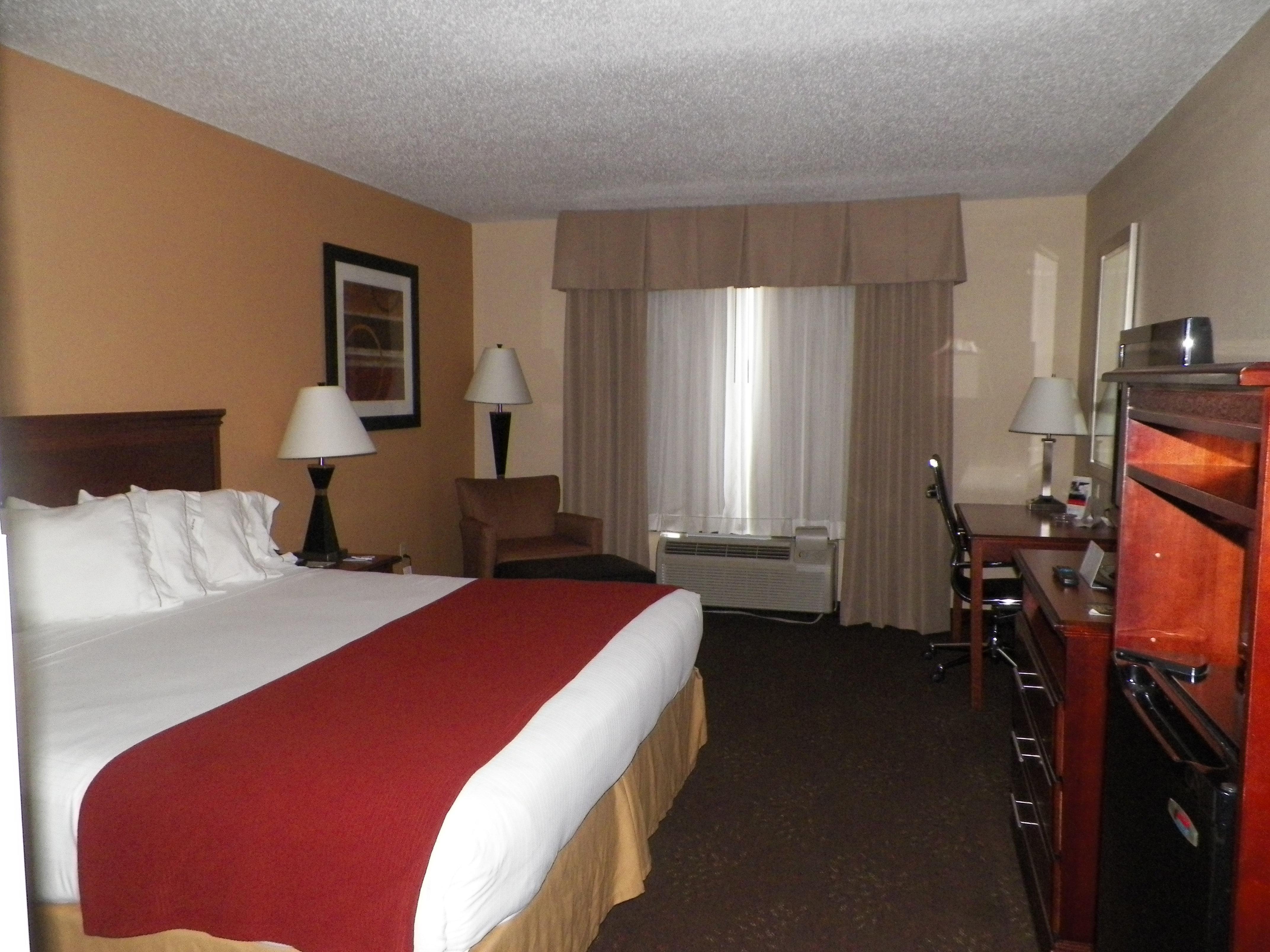 Holiday Inn Express Hotel & Suites Forest By Ihg Екстер'єр фото