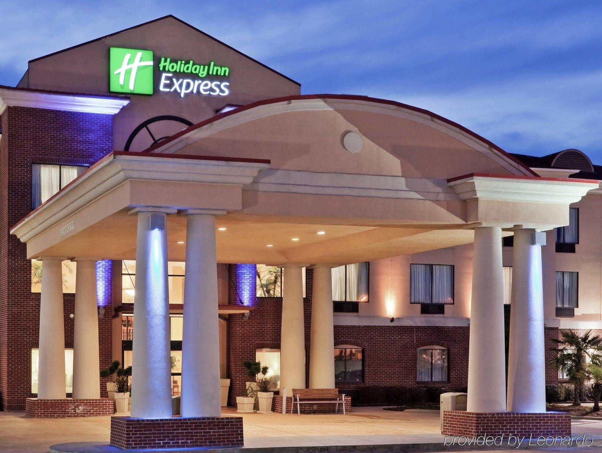 Holiday Inn Express Hotel & Suites Forest By Ihg Екстер'єр фото