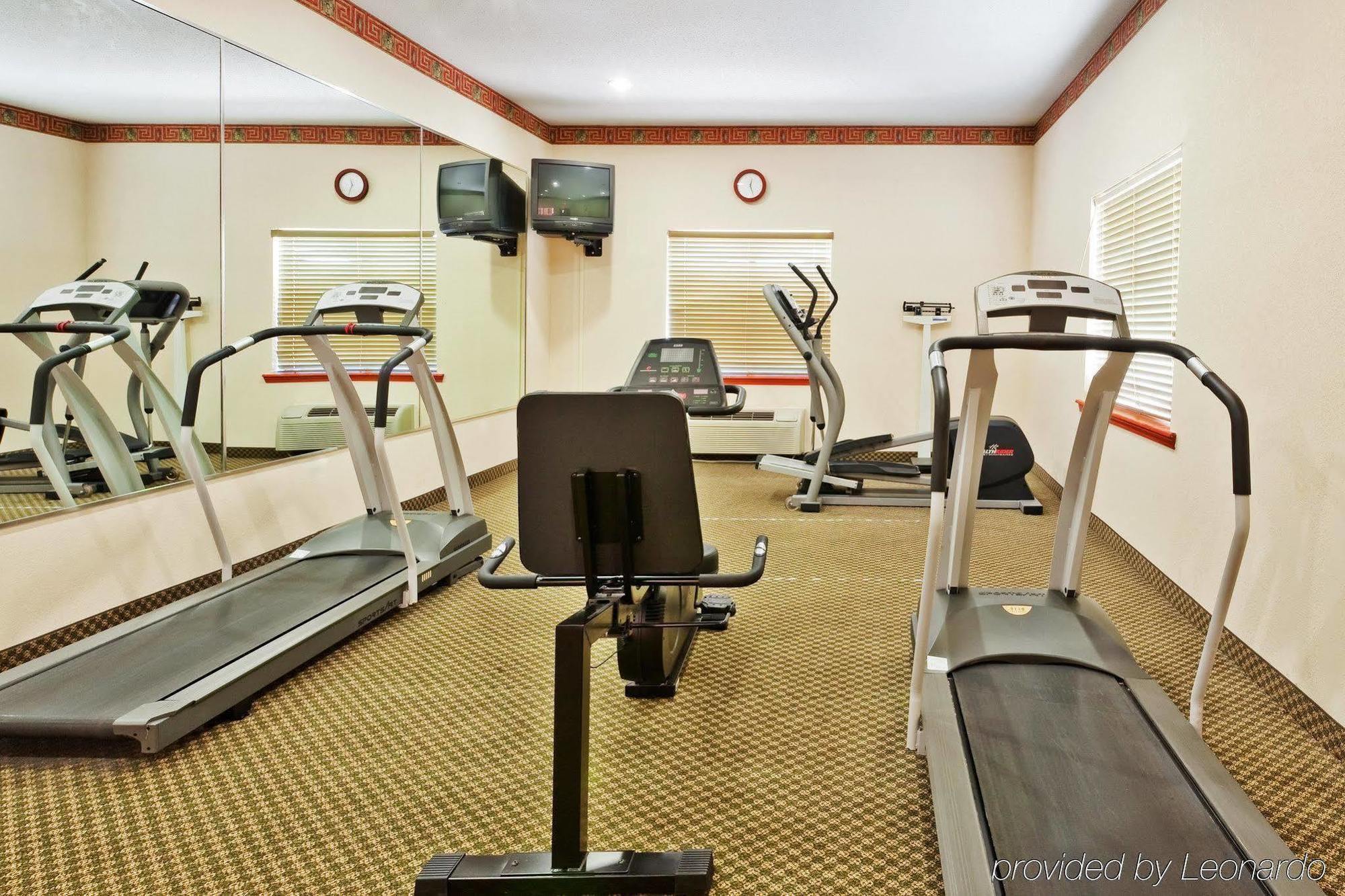 Holiday Inn Express Hotel & Suites Forest By Ihg Екстер'єр фото